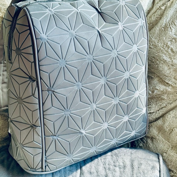 Disney Epcot Spaceship Earth Reflective Backpack - Picture 1 of 15